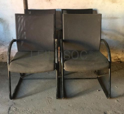 Mobiliário de escritório ·