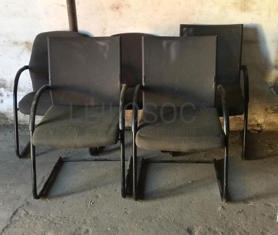 Mobiliário de escritório ·