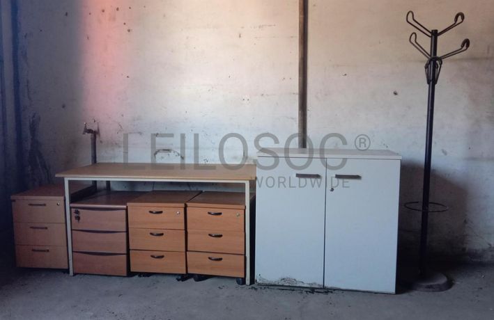 Mobiliário de escritório ·