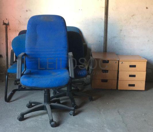 Mobiliário de escritório ·