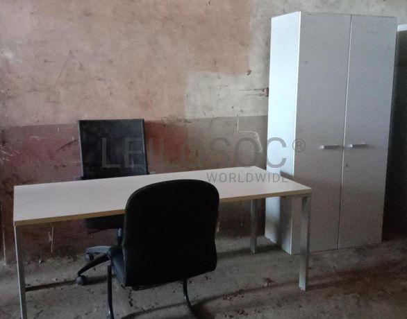 Mobiliário de escritório ·