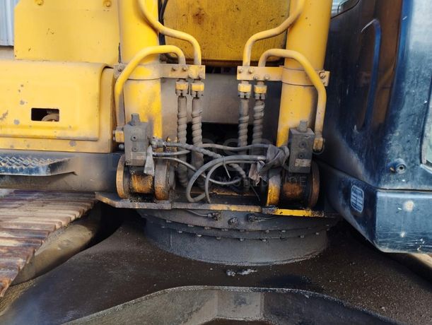 Escavadeira Hyundai Robex 210LC-7 ·