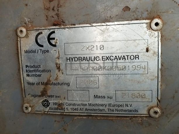 Escavadeira Hitachi ZX210LC ·