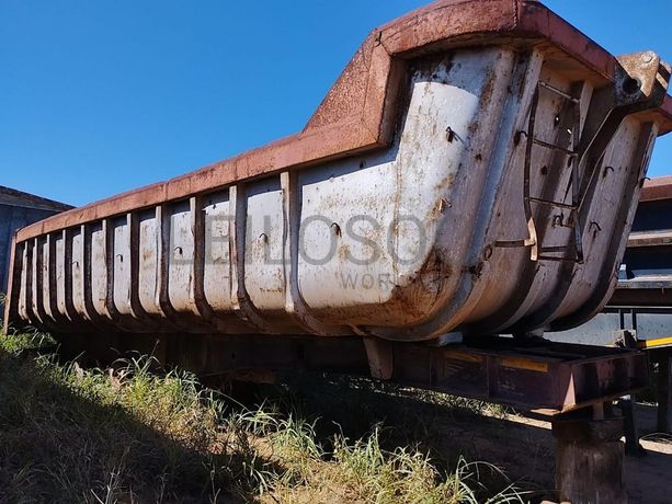 Atrelado basculante Henred Fruehauf ·