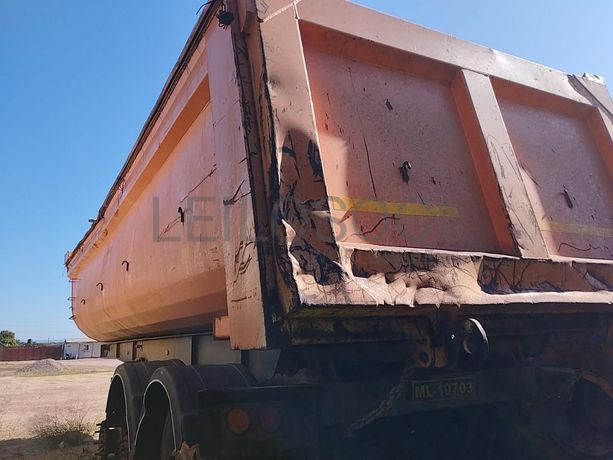 Atrelado basculante ·