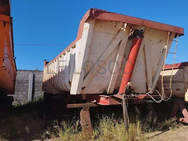 Atrelado basculante ·