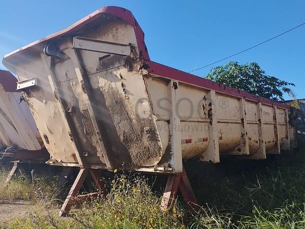 Atrelado basculante ·