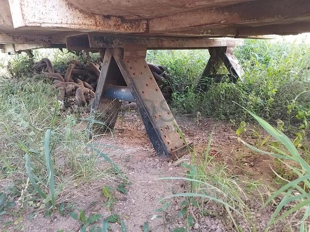 Atrelado basculante ·