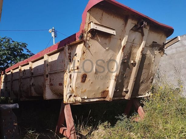 Atrelado basculante ·