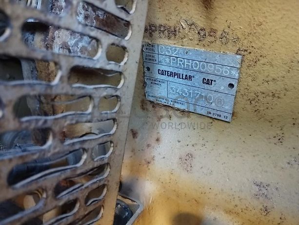 Gerador Caterpillar C32 1100 KVA ·