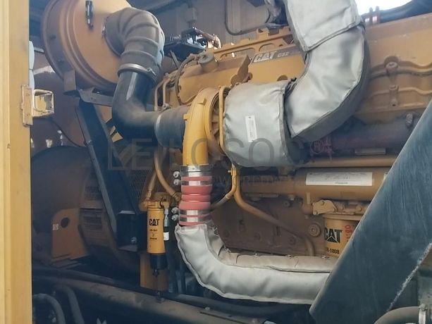 Gerador Caterpillar C32 1100 KVA ·