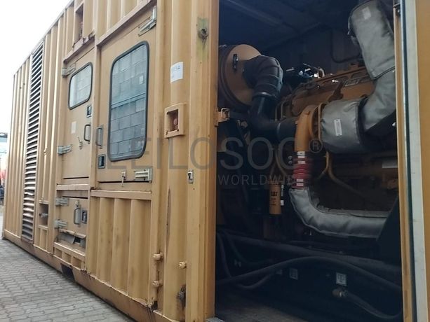 Gerador Caterpillar C32 1100 KVA ·