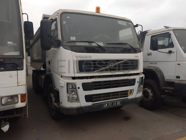 Camião Basculante (6X4) VOLVO FM 13 · Viana