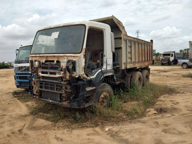 Camião Basculante 26 T (6X4) VOLVO FM 12 6X4 380HP ·