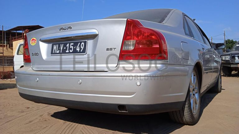 Volvo S80 ·