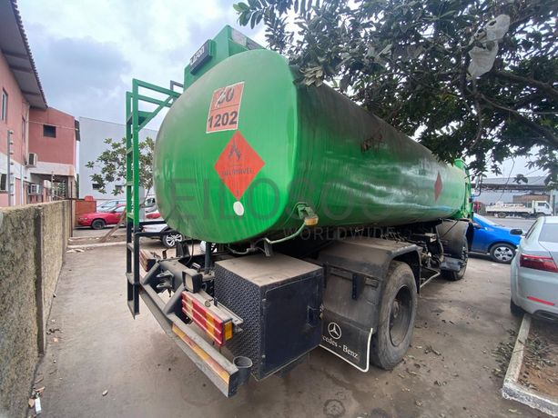 Camião Cisterna Mercedes-Benz 1935 (4X2)