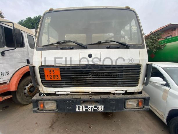 Camião Cisterna Mercedes-Benz · Belas