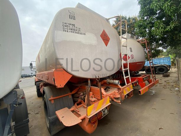 Camião Cisterna Mercedes-Benz 1935 (4X2)