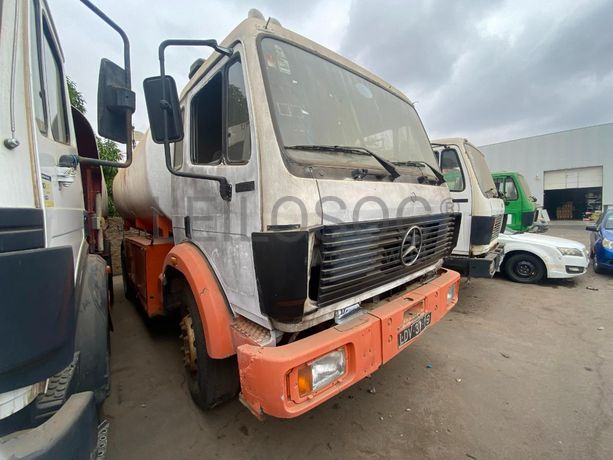 Camião Cisterna Mercedes-Benz 1935 (4X2)