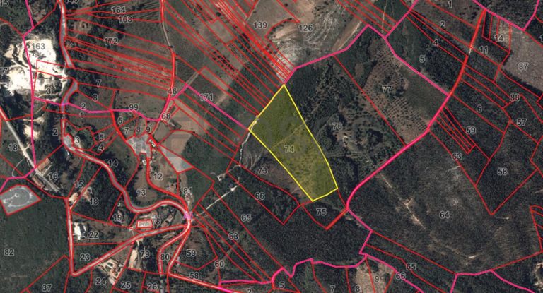 1/2 de Casa de arrecadação + Terreno · Rio Maior, Santarém