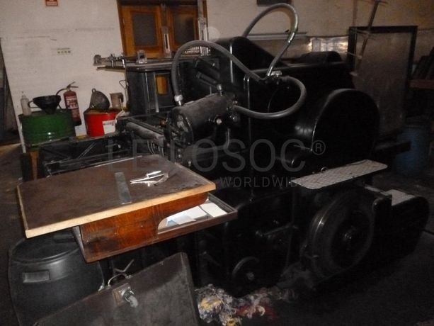 Máquina de corte e vinco