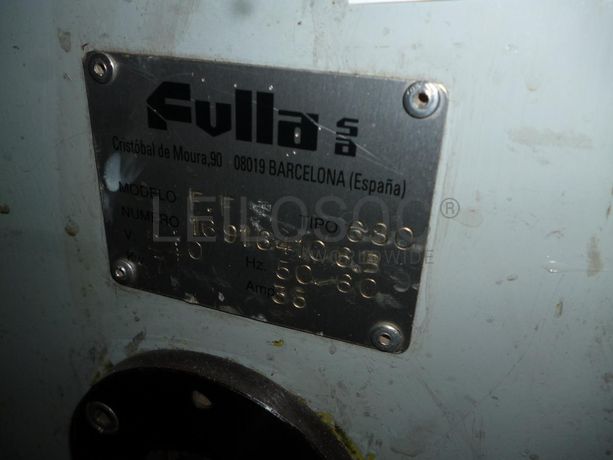 Máquina de colar caixas