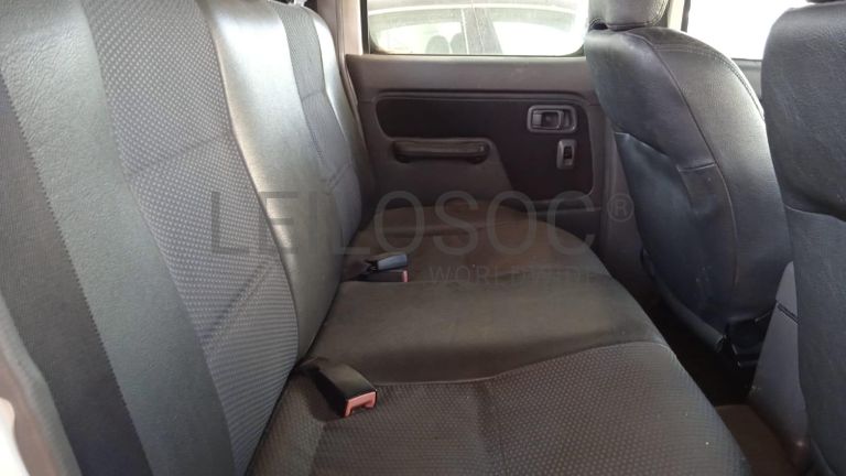 Nissan Hardbody NP300 ·