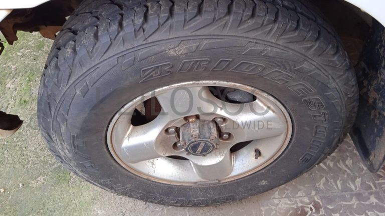 Nissan Hardbody NP300 ·