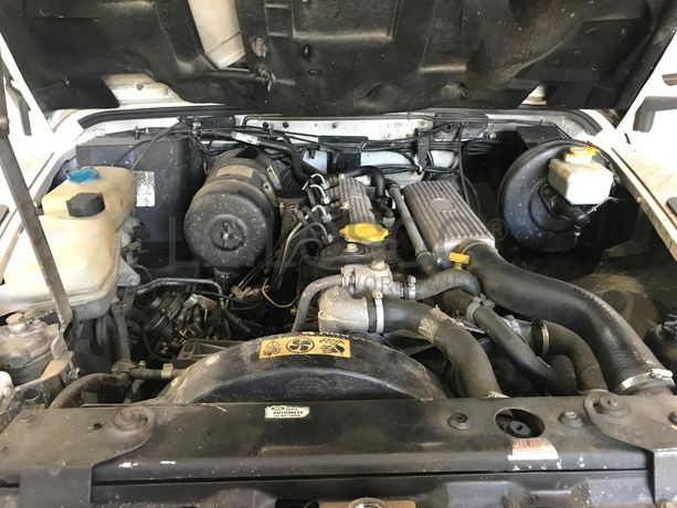 Land Rover Defender 110 300 TDi · 9 lugares · Ano 1997