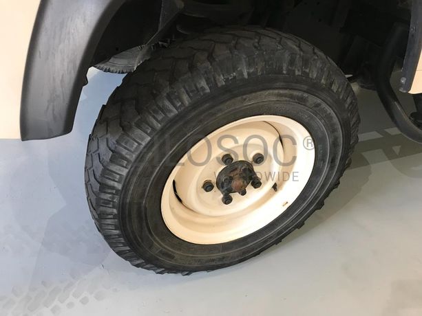 Land Rover Defender 110 300 TDi · 9 lugares · Ano 1997