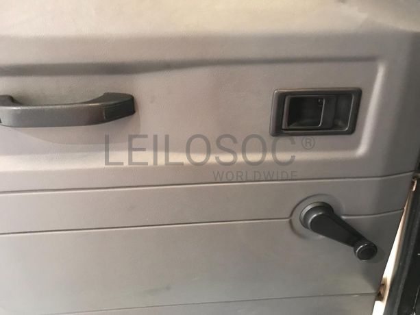 Land Rover Defender 110 300 TDi · 9 lugares · Ano 1997