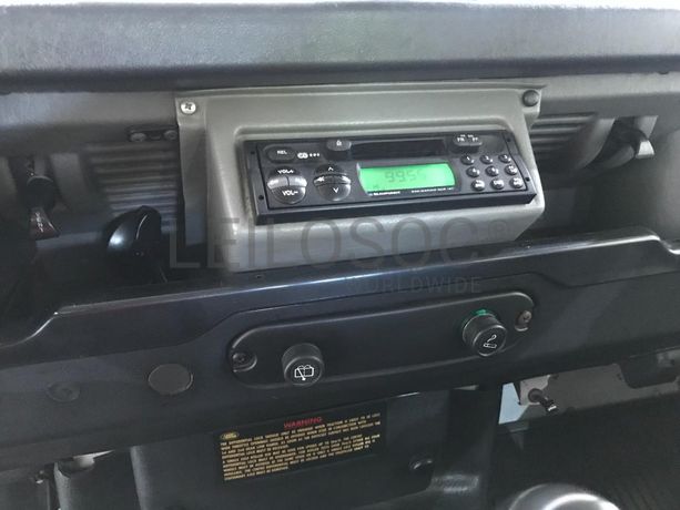 Land Rover Defender 110 300 TDi · 9 lugares · Ano 1997