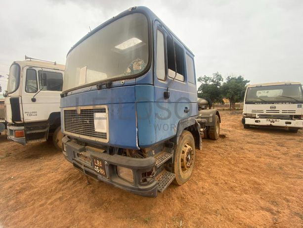 Camião MAN  · Belas