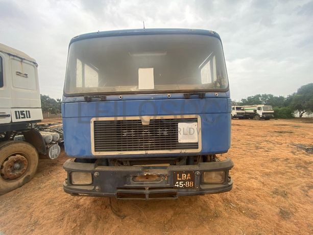 Camião MAN  · Belas