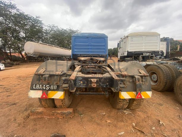 Camião MAN  · Belas