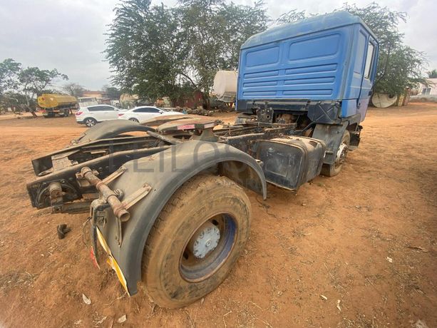 Camião MAN  · Belas