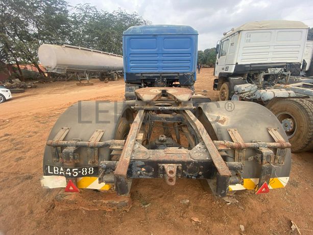 Camião MAN  · Belas