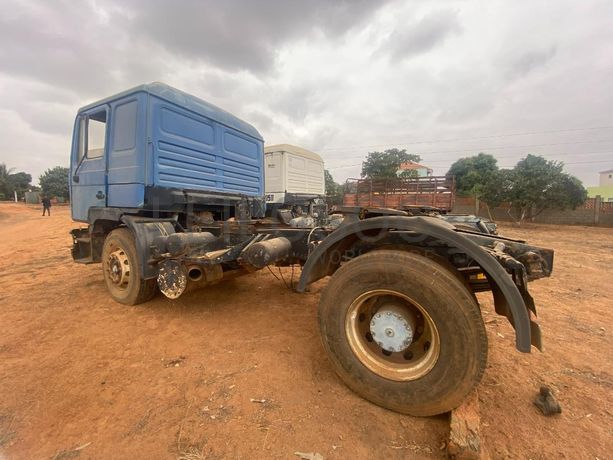 Camião MAN  · Belas