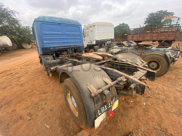 Camião MAN  · Belas