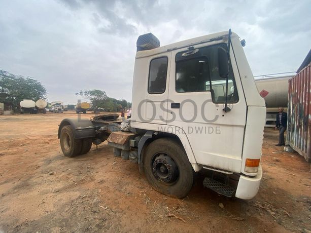 Camião VOLVO FL10 · Belas