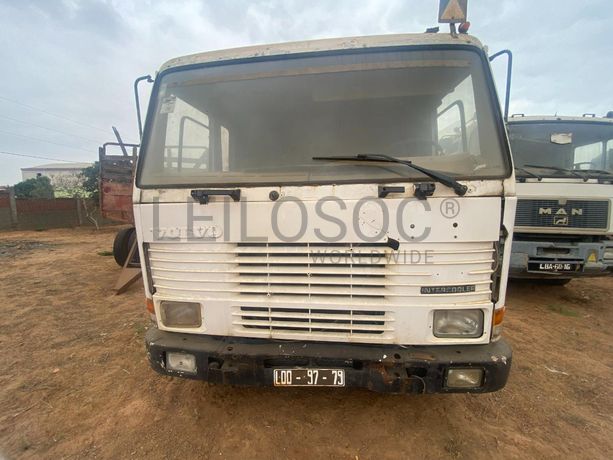 Camião VOLVO FL10 · Belas