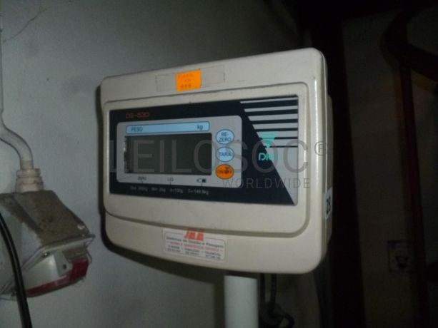 Balança decimal  + Porta paletes