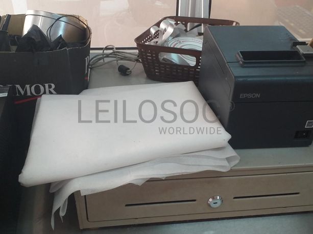 Mobiliário Expositor · Material Informático