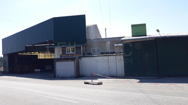 Armazém com logradouro · Leiria