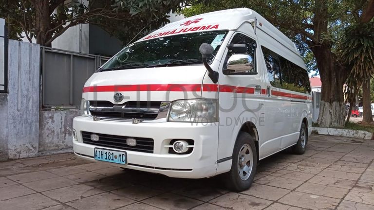 Ambulância Toyota Hiace ·