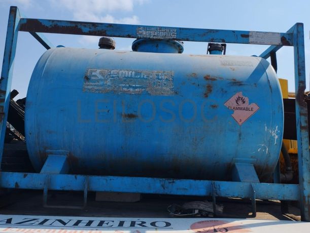 Tanque de combustível  ·