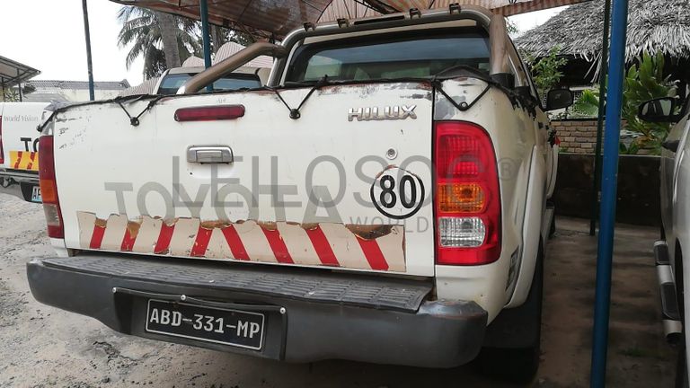 Toyota Hilux ·