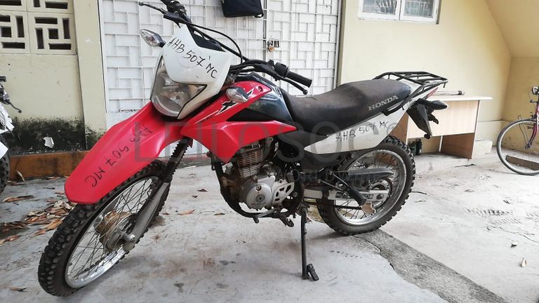 Honda Xr 125 red ·