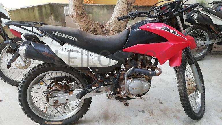 Honda Xr 125 red ·