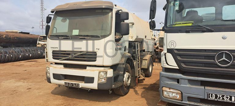 Caminhão Oficina IVECO 170E21 · Viana